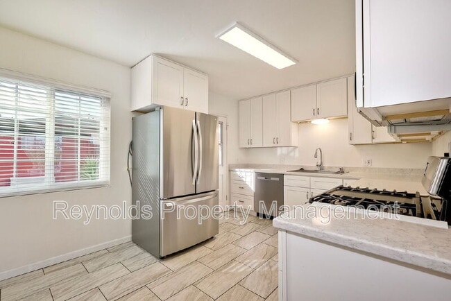 Building Photo - 3341 Chamoune Ave