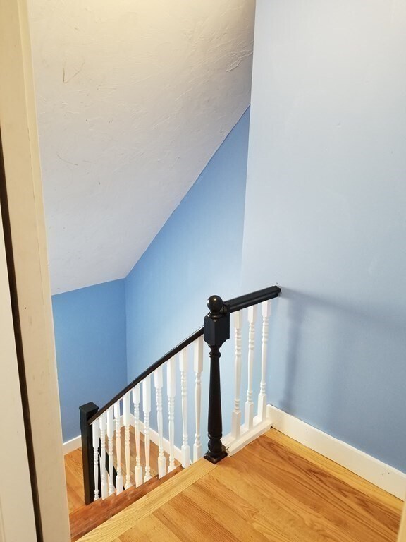 Building Photo - 593 Park St