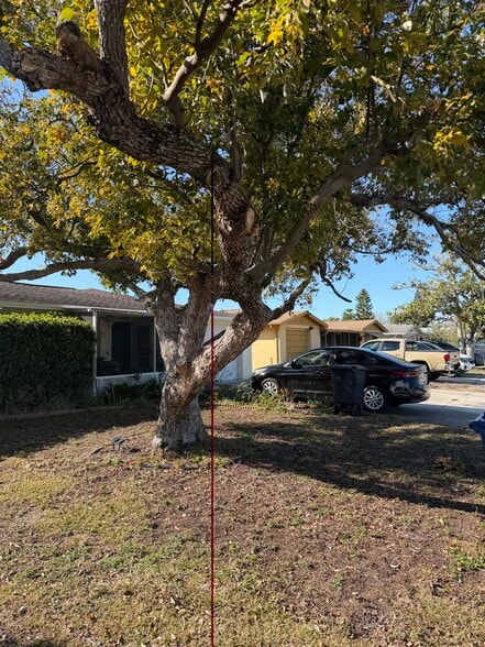 Building Photo - 2603 Almond Dr