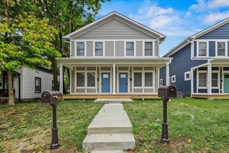 Building Photo - 617 W 39th St