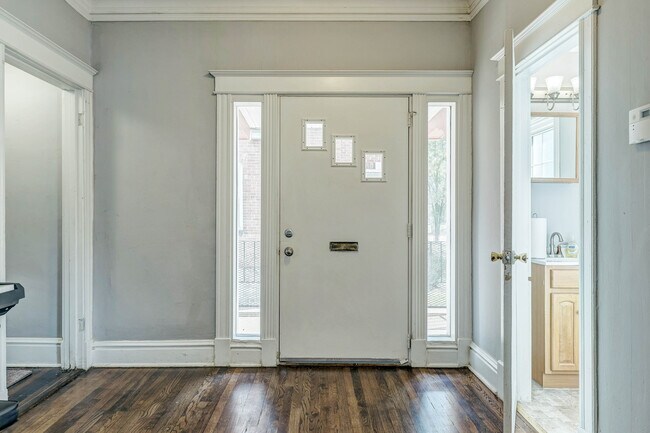 Building Photo - 6415 Cates Ave