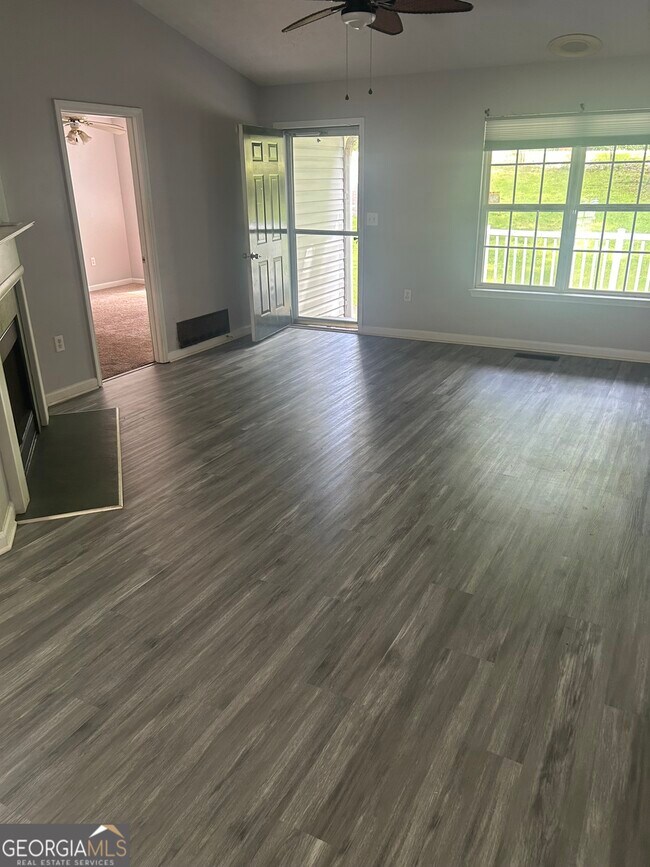 Building Photo - 5345 Kilroy Ln
