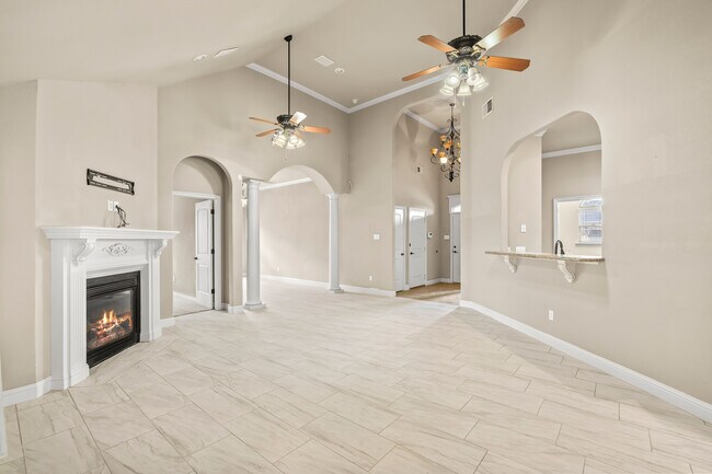 Living room - 6405 93rd St