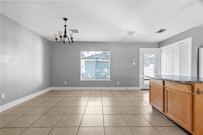 Building Photo - 15835 S Alley Ct