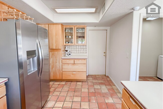 Building Photo - 3Bed/2Bath Furnished Home w/Stunning Backyard! Ready for Immediate Move-In! – POOL!