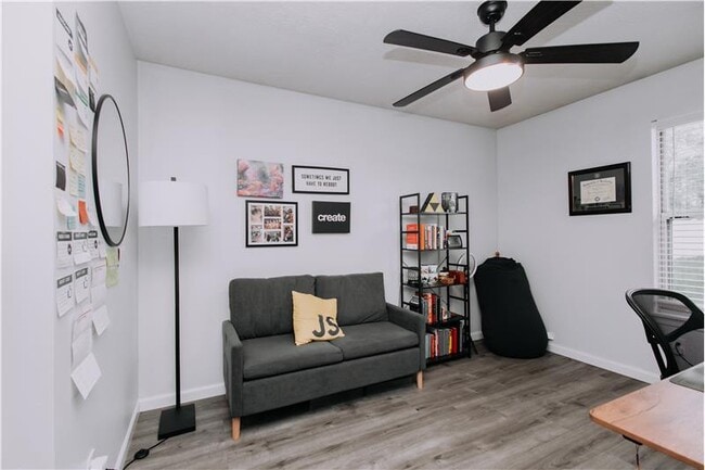 Building Photo - 1930 Independence Rd