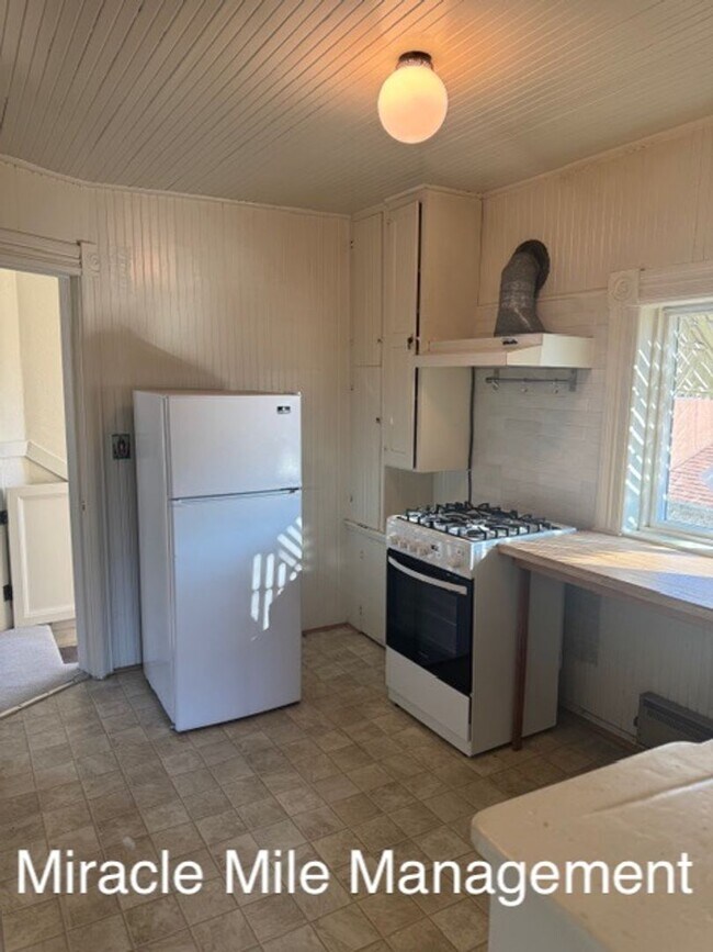 Building Photo - library