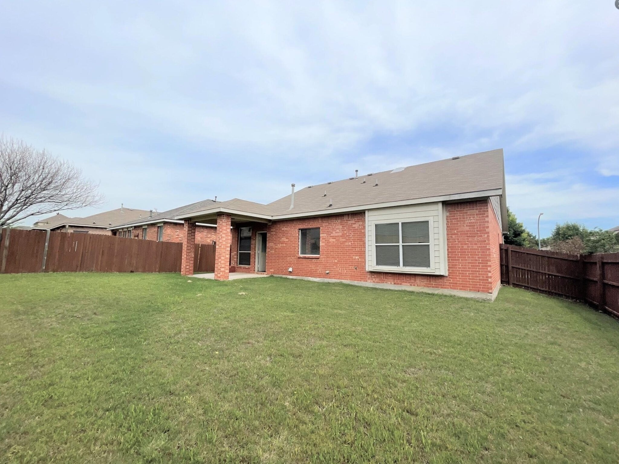 Building Photo - 2136 Carlotta Dr