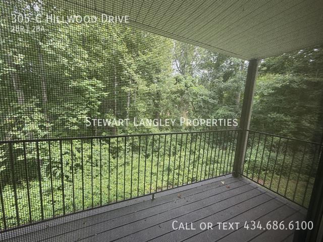 Building Photo - 305 Hillwood Dr