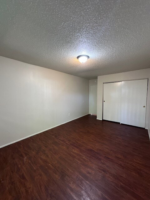 Building Photo - First Floor One Bedroom Unit Near Transportation