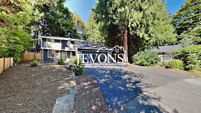 Building Photo - Charming 3-bedroom single-family home with...