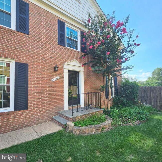 Building Photo - 7034 Bradwood Ct