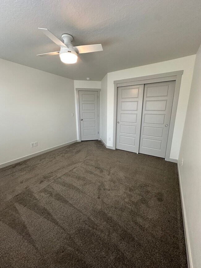 Building Photo - GORGEOUS Bountiful Home!!!