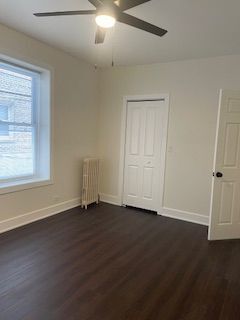 Building Photo - 1354 W Greenleaf Ave