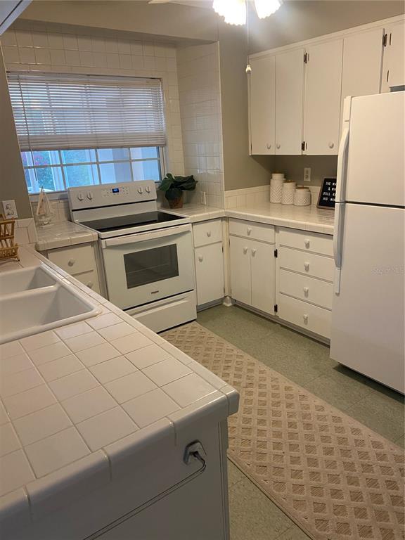 Building Photo - 150 Temple Grove Dr