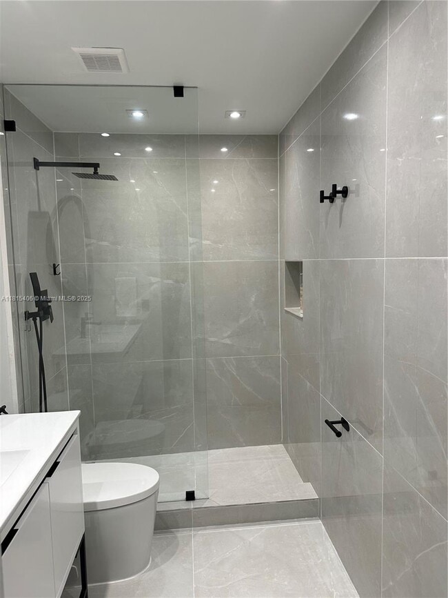 Building Photo - 20903 Leeward Ct