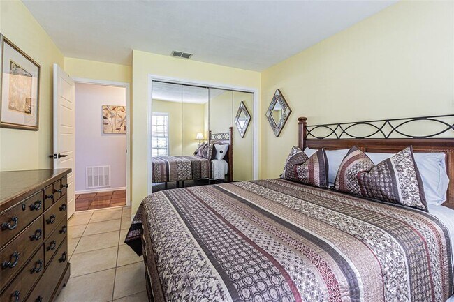 Building Photo - 5427 Villa Deste Ct