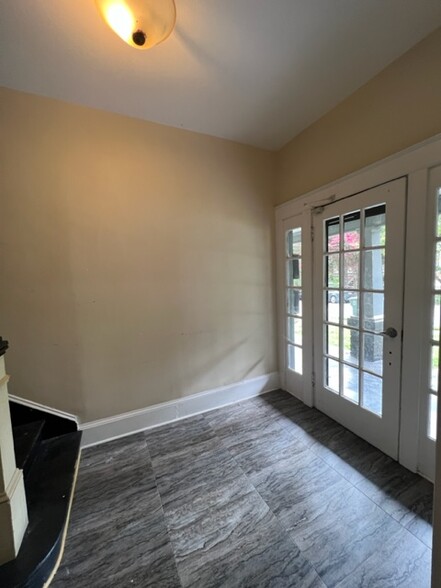 Building Photo - 630 Joyner St