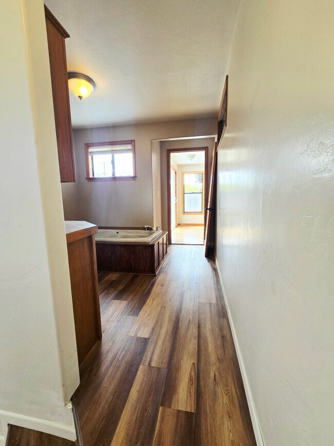 Building Photo - Single Family Home in Mckinleyville!