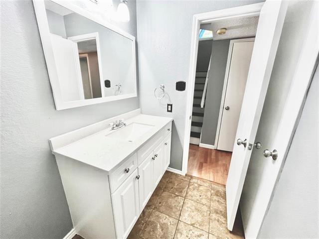 Building Photo - 6419 Valleybrooke Ct