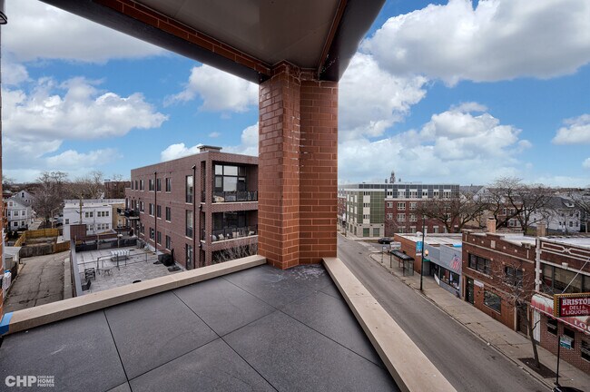 Building Photo - 3114 N Ridgeway Ave