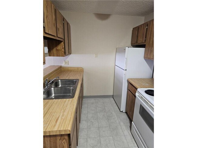 Primary Photo - 1757 4th Ave