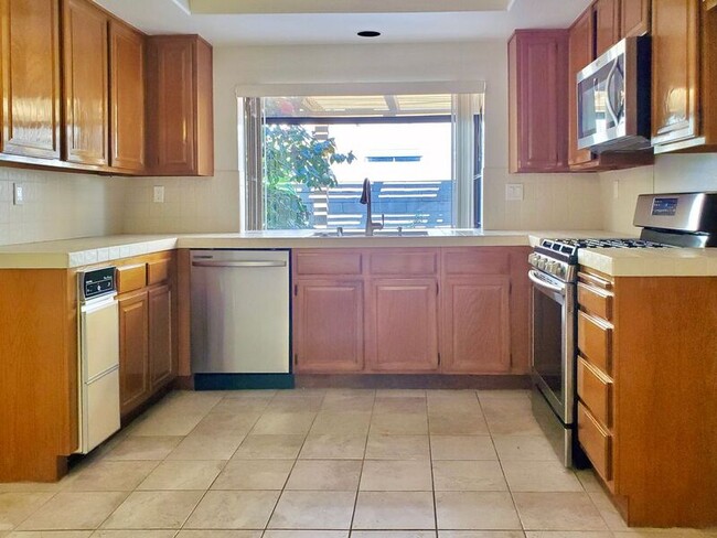 Building Photo - 25685 Fishermans Dr