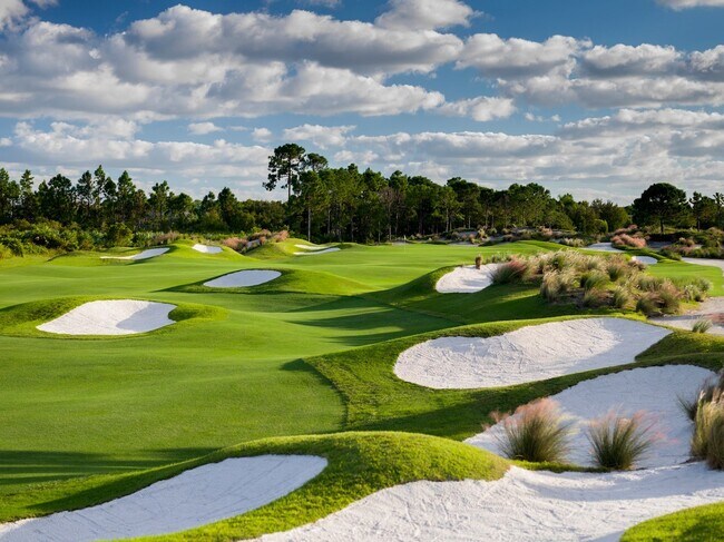 Building Photo - Golf  Pool Beach Sports Lovers Paradise 3/2.5