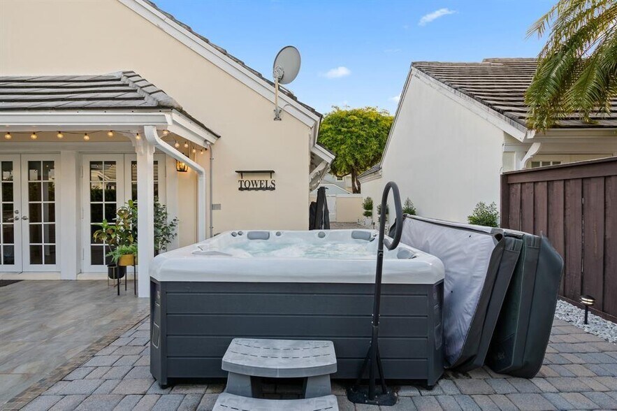 Building Photo - 9937 NW 47th Ter