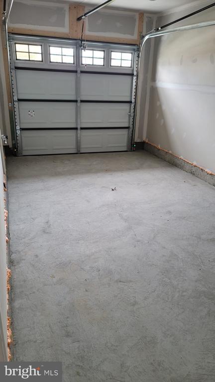 Building Photo - 7503 Silver Thread Wy