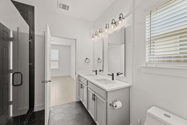 Building Photo - 322 Bonnet Blvd