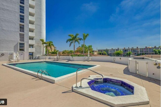 Building Photo - 3901 S Flagler Dr