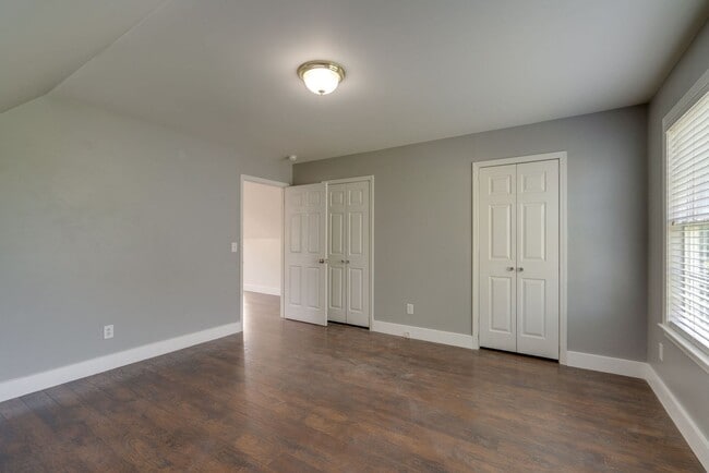 Building Photo - Charming Thompson Station Home in Sought-After Williamson County School District