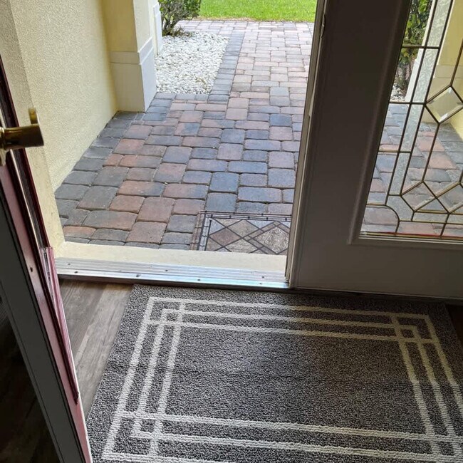 Building Photo - 4715 Cumbrian Lakes Dr