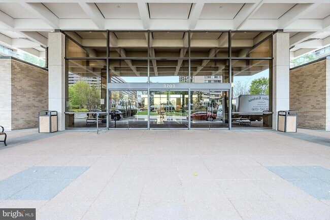 Primary Photo - 3705 S George Mason Dr