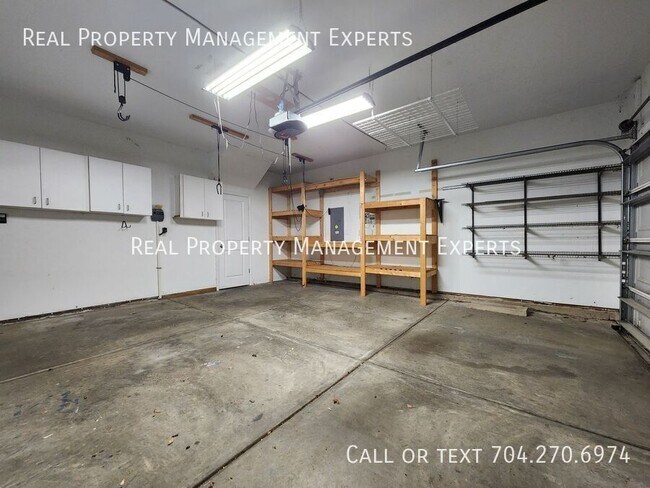 Building Photo - 15606 Seafield Ln