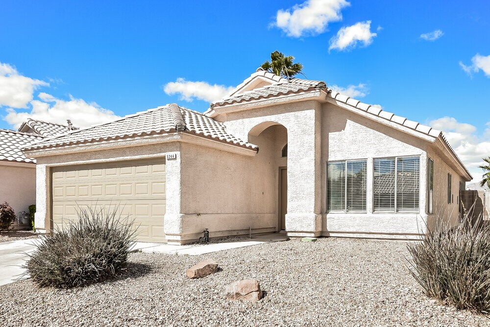 Building Photo - 5244 Del Lago Dr