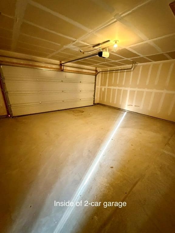 Building Photo - 2204 Langdale Ln