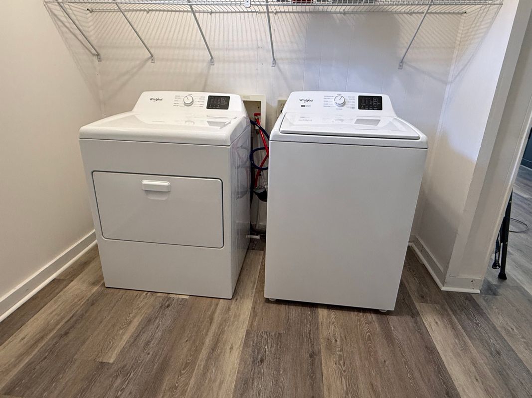 Building Photo - 1720 Aztec St