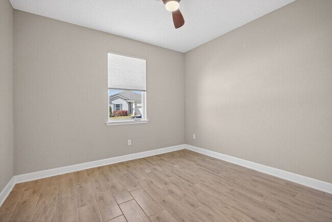 Building Photo - 85614 Fall River Pkwy