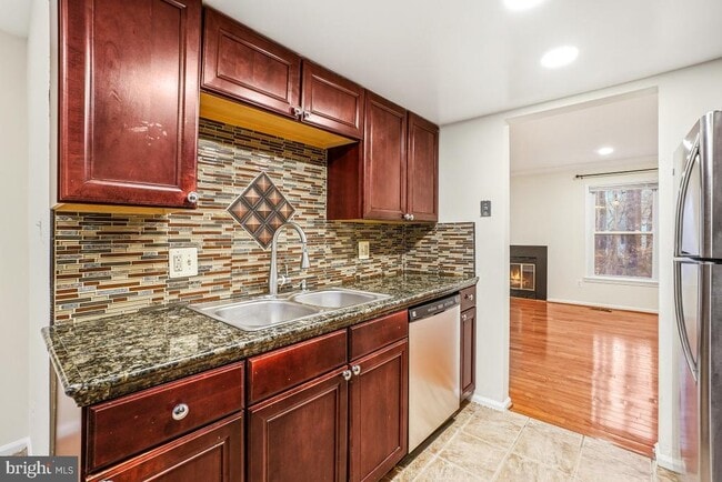 Building Photo - 9040 Armendown Dr