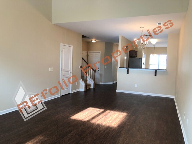 Building Photo - Great Location! 3 Bedroom 2.5 Bathroom 1 C...