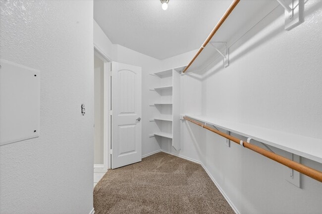 Building Photo - 3304 Glenmore Dr