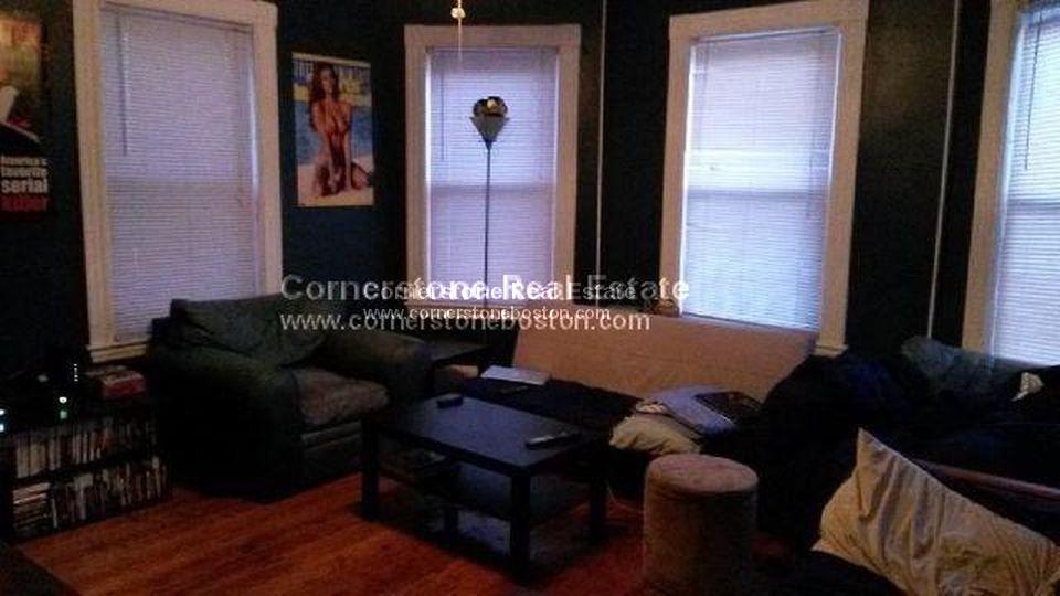 Building Photo - 54 Calumet St