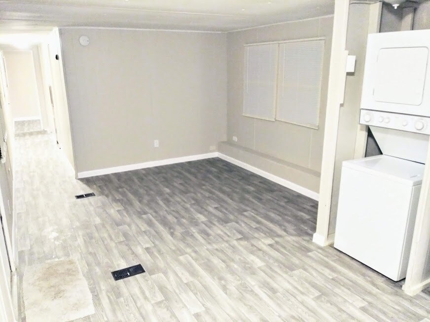 Washer/Dryer Combo - 43 W Baltimore St