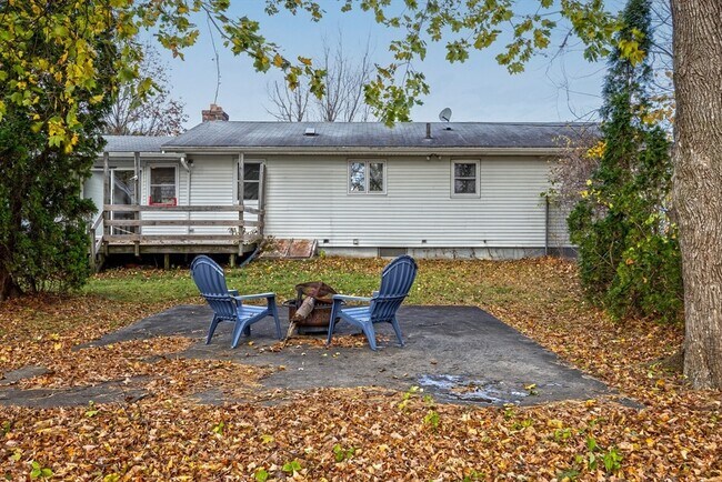 Building Photo - 26 Summit St