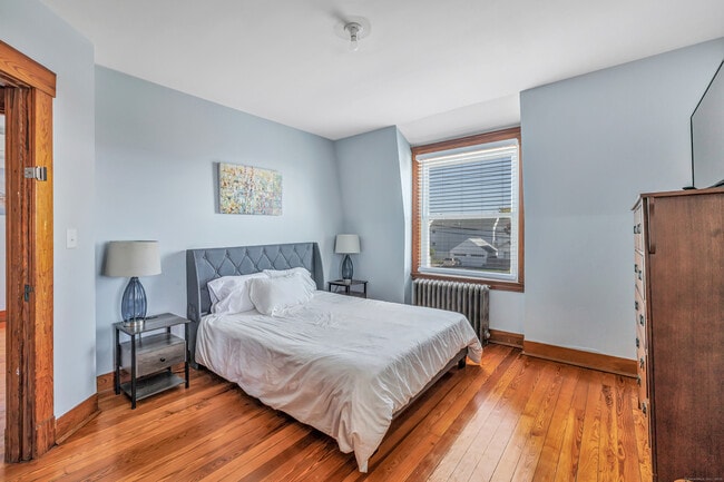 Building Photo - 12 East Ave