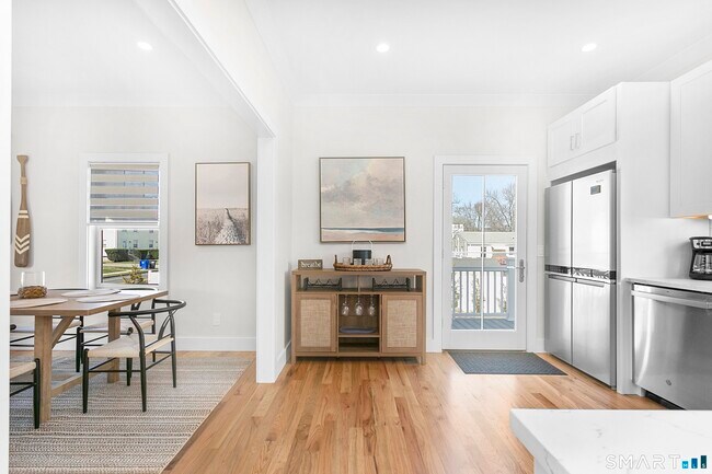 Building Photo - 12 Sandy Way