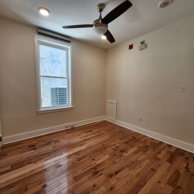 Building Photo - Fully renovated 2bedroom in brewerytown