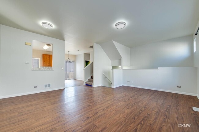 Building Photo - 27 Monarch Dr